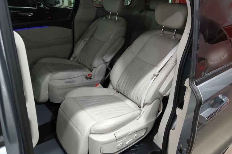 Used JAC Refine RF8 PHEV 2024 Zhiling Edition 1.5T 150KM Flagship Model – Lithium Iron Phosphate Left Rear Seat