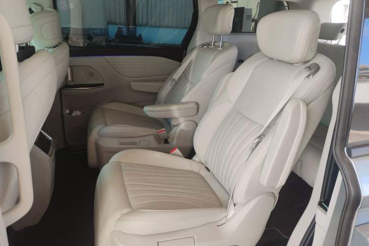 Used JAC Refine RF8 PHEV 2024 Zhiling Edition 1.5T 150KM Flagship Model – Lithium Iron Phosphate Left Rear Seat