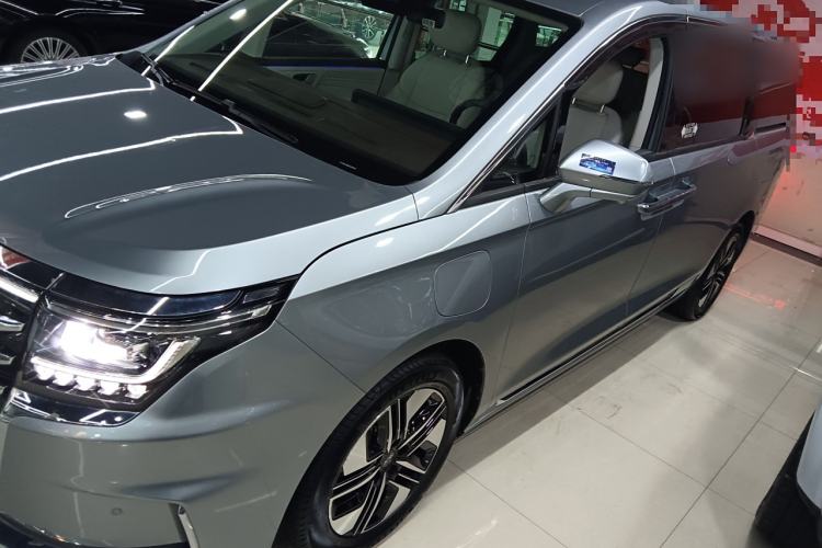 Used JAC Refine RF8 PHEV 2024 Zhiling Edition 1.5T 150KM Flagship Model – Lithium Iron Phosphate Left Side
