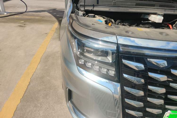 Used JAC Refine RF8 PHEV 2024 Zhiling Edition 1.5T 150KM Flagship Model – Lithium Iron Phosphate Right Front Headlight