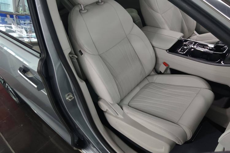 Used JAC Refine RF8 PHEV 2024 Zhiling Edition 1.5T 150KM Flagship Model – Lithium Iron Phosphate Right Front Seat
