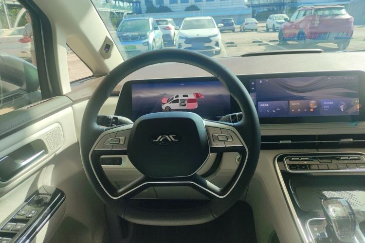 Used JAC Refine RF8 PHEV 2024 Zhiling Edition 1.5T 150KM Flagship Model – Lithium Iron Phosphate Steering Wheel