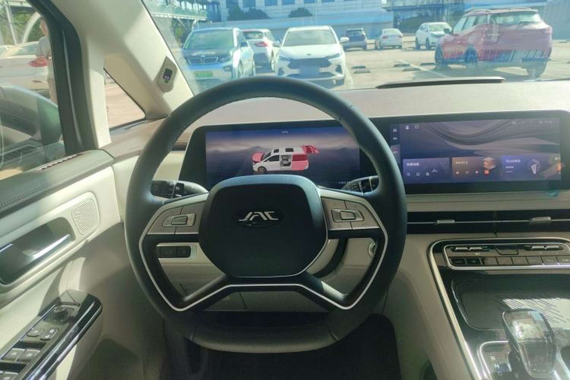 Used JAC Refine RF8 PHEV 2024 Zhiling Edition 1.5T 150KM Flagship Model – Lithium Iron Phosphate Steering Wheel