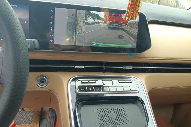 Used JAC Refine RF8 PHEV 2024 Zhiling Edition 1.5T 150KM Flagship Model – Lithium Iron Phosphate Audio And AC Panel