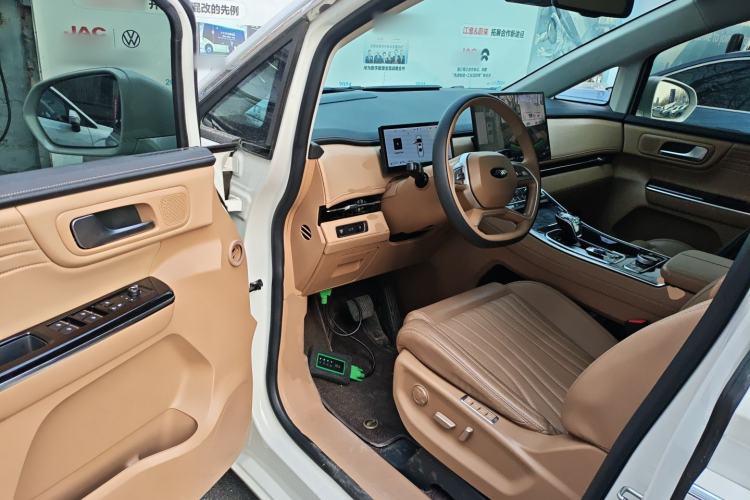 Used JAC Refine RF8 PHEV 2024 Hongmeng Edition 1.5T 150KM Flagship Model – Lithium Iron Phosphate Driver Seat