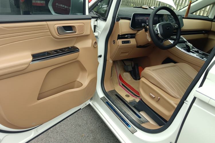 Used JAC Refine RF8 PHEV 2024 Zhiling Edition 1.5T 150KM Flagship Model – Lithium Iron Phosphate Driver Seat