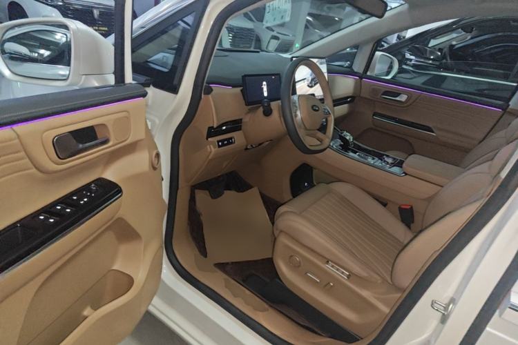 Used JAC Refine RF8 PHEV 2024 Hongmeng Edition 1.5T 150KM Flagship Model – Lithium Iron Phosphate Driver Seat