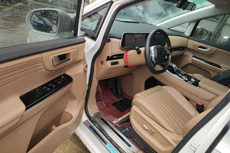 Used JAC Refine RF8 PHEV 2024 Zhiling Edition 1.5T 150KM Flagship Model – Lithium Iron Phosphate Driver Seat