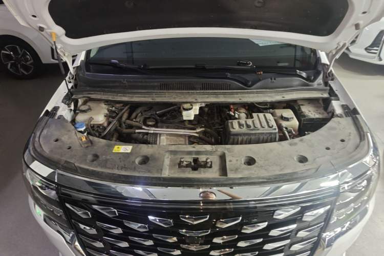 Used JAC Refine RF8 PHEV 2024 Zhiling Edition 1.5T 150KM Prestige Model – Lithium Iron Phosphate Engine Bay