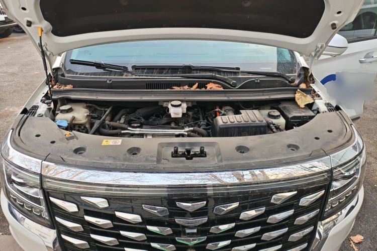 Used JAC Refine RF8 PHEV 2024 Hongmeng Edition 1.5T 150KM Flagship Model – Lithium Iron Phosphate Engine Bay