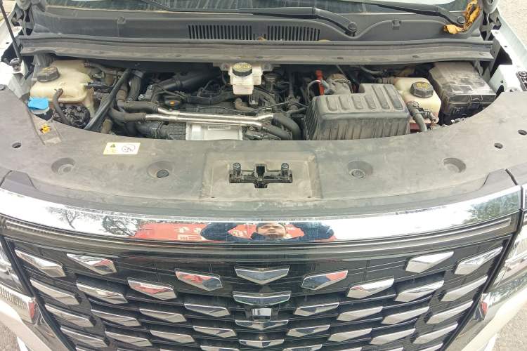 Used JAC Refine RF8 PHEV 2024 Zhiling Edition 1.5T 150KM Flagship Model – Lithium Iron Phosphate Engine Bay