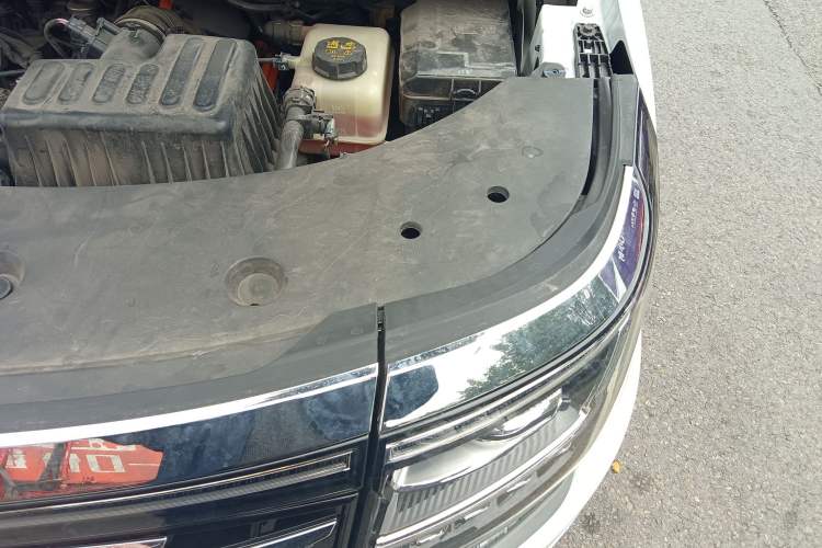 Used JAC Refine RF8 PHEV 2024 Zhiling Edition 1.5T 150KM Flagship Model – Lithium Iron Phosphate Engine Bay Left