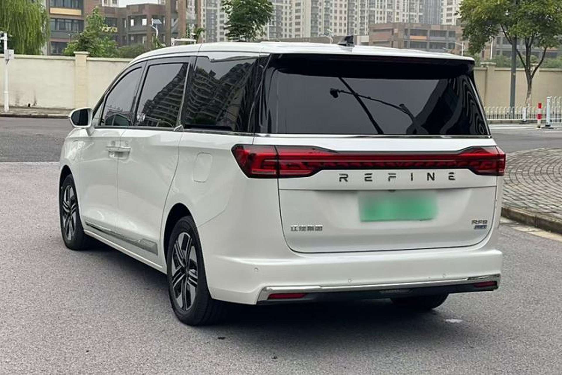 Used JAC Refine RF8 PHEV 2024 Hongmeng Edition 1.5T 150KM Flagship Model – Lithium Iron Phosphate Exterior 1