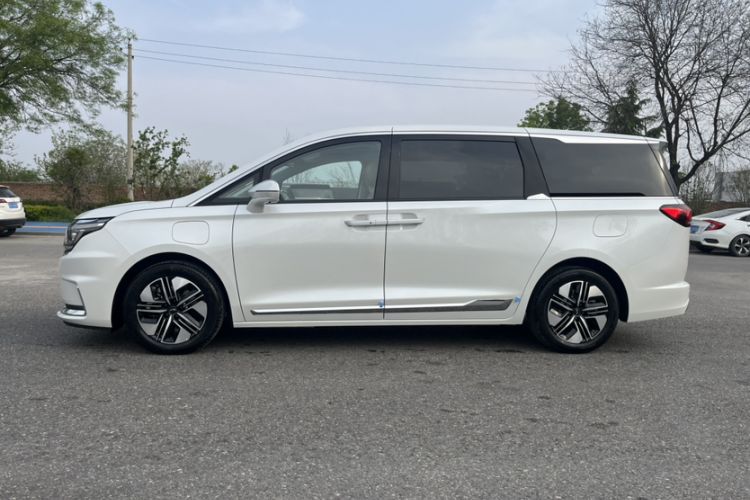 Used JAC Refine RF8 PHEV 2024 Zhiling Edition 1.5T 150KM Prestige Model – Lithium Iron Phosphate Exterior 4