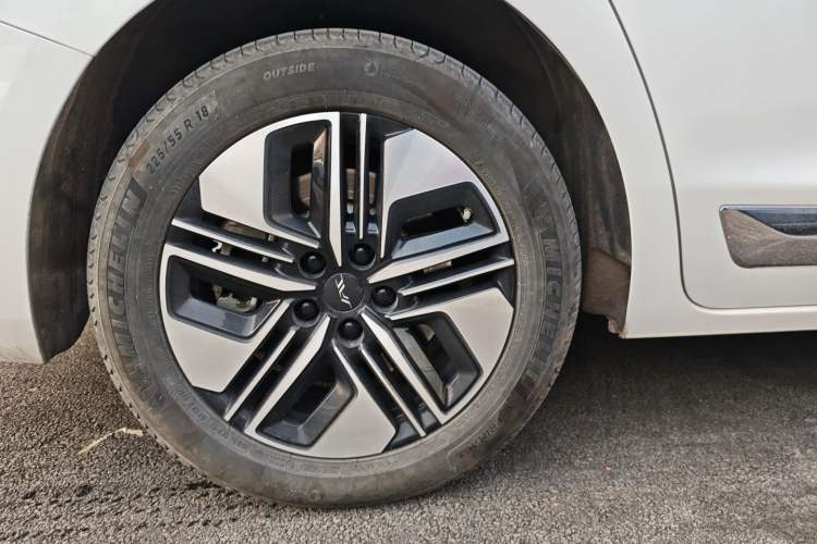 Used JAC Refine RF8 PHEV 2024 Hongmeng Edition 1.5T 150KM Flagship Model – Lithium Iron Phosphate Exterior 5
