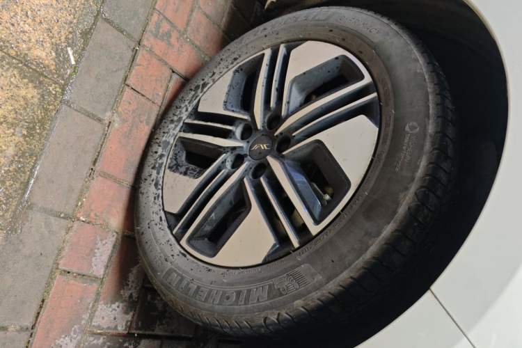 Used JAC Refine RF8 PHEV 2024 Hongmeng Edition 1.5T 150KM Flagship Model – Lithium Iron Phosphate Exterior 7