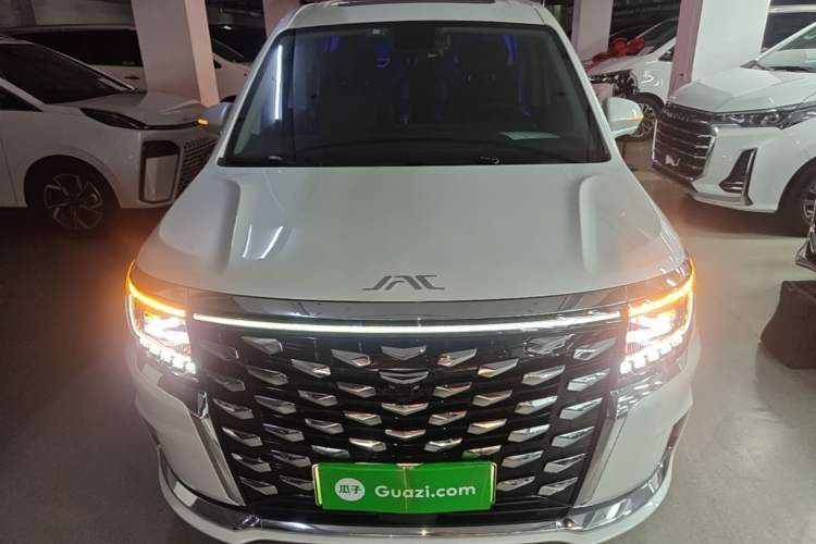 Used JAC Refine RF8 PHEV 2024 Zhiling Edition 1.5T 150KM Prestige Model – Lithium Iron Phosphate Front