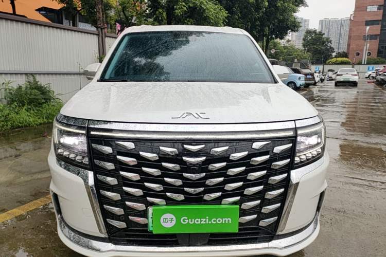 Used JAC Refine RF8 PHEV 2024 Zhiling Edition 1.5T 150KM Flagship Model – Lithium Iron Phosphate Front