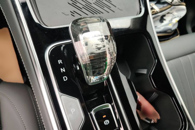 Used JAC Refine RF8 PHEV 2024 Hongmeng Edition 1.5T 150KM Flagship Model – Lithium Iron Phosphate Gear Lever
