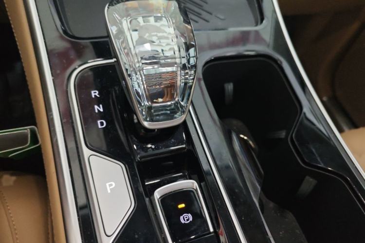 Used JAC Refine RF8 PHEV 2024 Hongmeng Edition 1.5T 150KM Flagship Model – Lithium Iron Phosphate Gear Lever