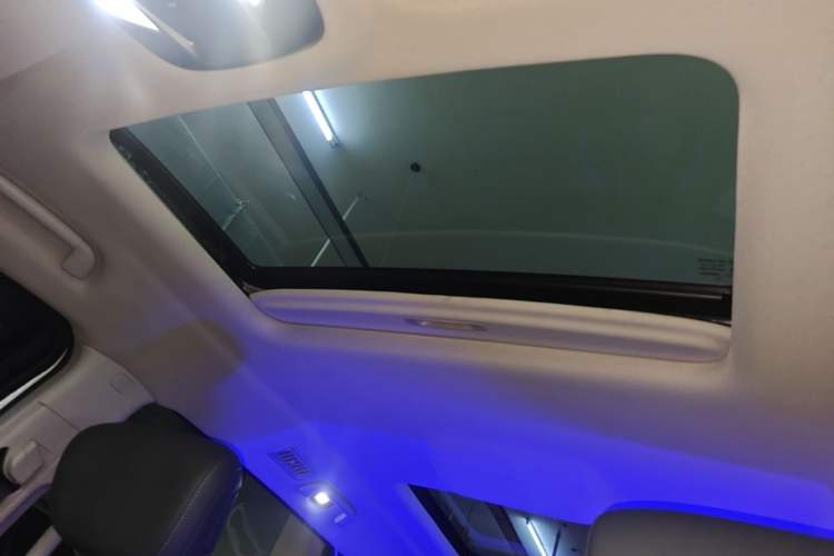 Used JAC Refine RF8 PHEV 2024 Zhiling Edition 1.5T 150KM Prestige Model – Lithium Iron Phosphate Headliner