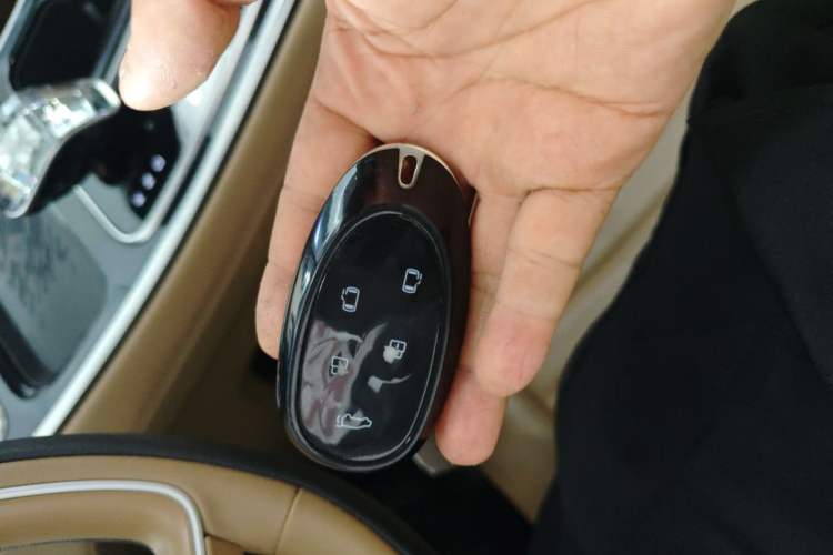 Used JAC Refine RF8 PHEV 2024 Hongmeng Edition 1.5T 150KM Flagship Model – Lithium Iron Phosphate Interior 1
