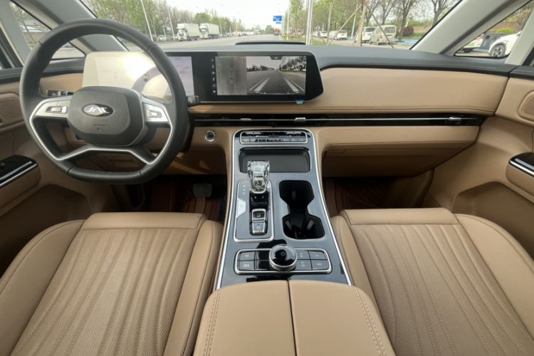 Used JAC Refine RF8 PHEV 2024 Zhiling Edition 1.5T 150KM Prestige Model – Lithium Iron Phosphate Interior 1
