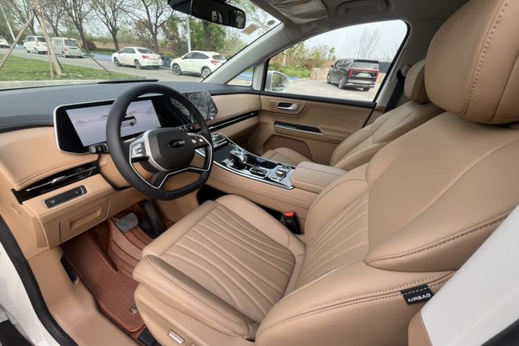 Used JAC Refine RF8 PHEV 2024 Zhiling Edition 1.5T 150KM Prestige Model – Lithium Iron Phosphate Interior 4