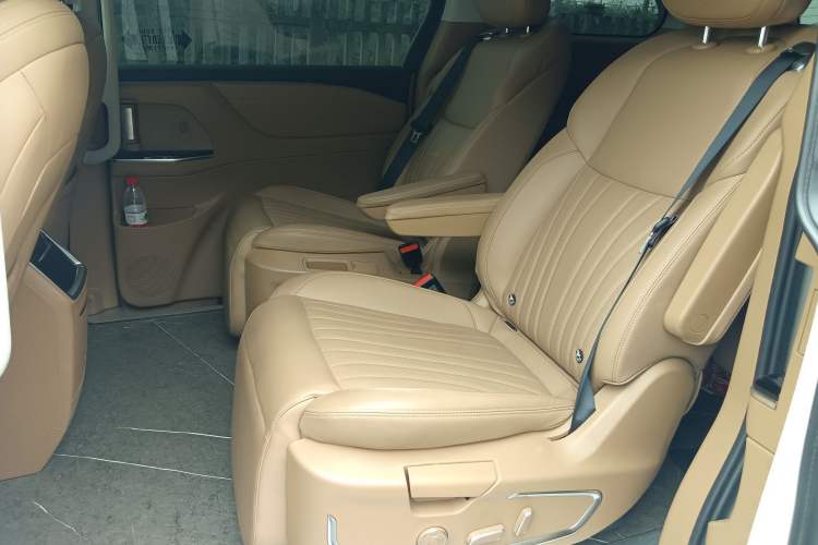 Used JAC Refine RF8 PHEV 2024 Zhiling Edition 1.5T 150KM Flagship Model – Lithium Iron Phosphate Left Rear Seat