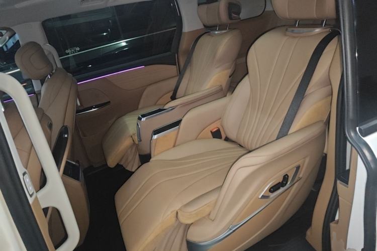 Used JAC Refine RF8 PHEV 2024 Hongmeng Edition 1.5T 150KM Flagship Model – Lithium Iron Phosphate Left Rear Seat