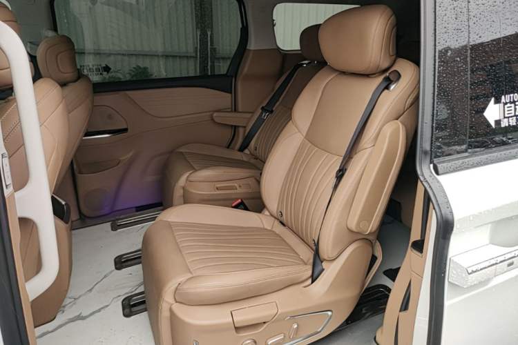 Used JAC Refine RF8 PHEV 2024 Zhiling Edition 1.5T 150KM Flagship Model – Lithium Iron Phosphate Left Rear Seat