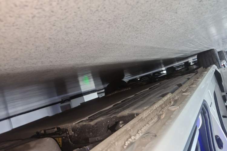Used JAC Refine RF8 PHEV 2024 Zhiling Edition 1.5T 150KM Prestige Model – Lithium Iron Phosphate Left Side Sill