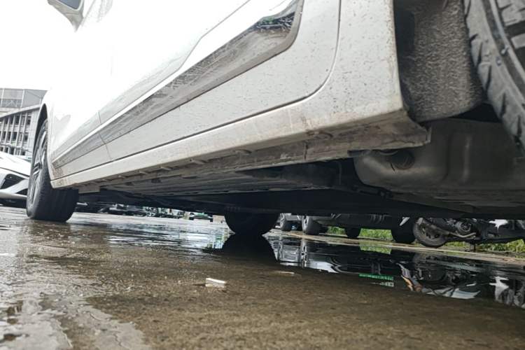 Used JAC Refine RF8 PHEV 2024 Zhiling Edition 1.5T 150KM Flagship Model – Lithium Iron Phosphate Left Side Sill