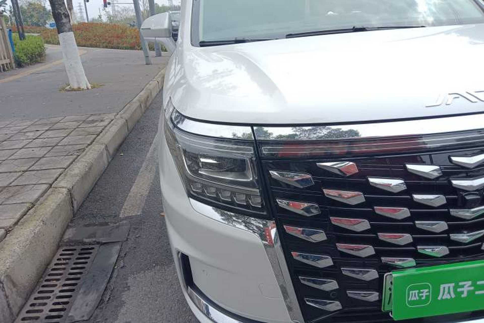 Used JAC Refine RF8 PHEV 2024 Zhiling Edition 1.5T 150KM Flagship Model – Lithium Iron Phosphate Right Front Headlight