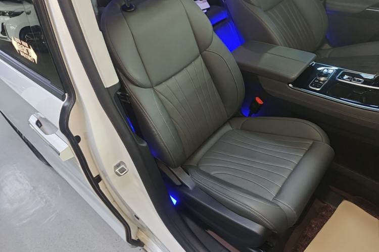 Used JAC Refine RF8 PHEV 2024 Zhiling Edition 1.5T 150KM Prestige Model – Lithium Iron Phosphate Right Front Seat