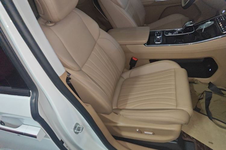 Used JAC Refine RF8 PHEV 2024 Hongmeng Edition 1.5T 150KM Flagship Model – Lithium Iron Phosphate Right Front Seat