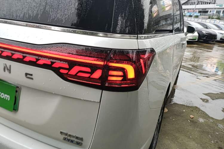 Used JAC Refine RF8 PHEV 2024 Zhiling Edition 1.5T 150KM Flagship Model – Lithium Iron Phosphate Right Rear Taillight