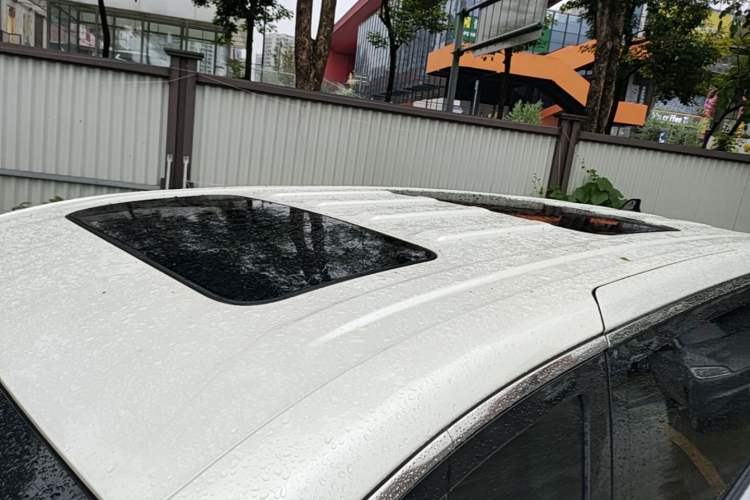 Used JAC Refine RF8 PHEV 2024 Zhiling Edition 1.5T 150KM Flagship Model – Lithium Iron Phosphate Roof