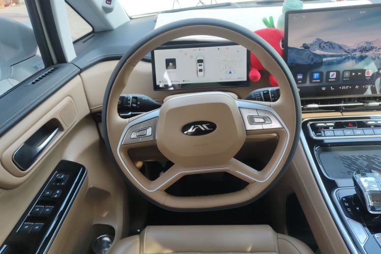 Used JAC Refine RF8 PHEV 2024 HONOR Edition 1.5T 252KM Flagship Model – Lithium-Ion Battery Steering Wheel