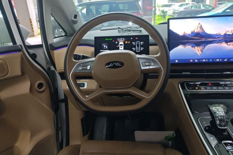 Used JAC Refine RF8 PHEV 2024 Hongmeng Edition 1.5T 150KM Flagship Model – Lithium Iron Phosphate Steering Wheel
