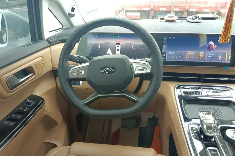 Used JAC Refine RF8 PHEV 2024 Zhiling Edition 1.5T 150KM Flagship Model – Lithium Iron Phosphate Steering Wheel