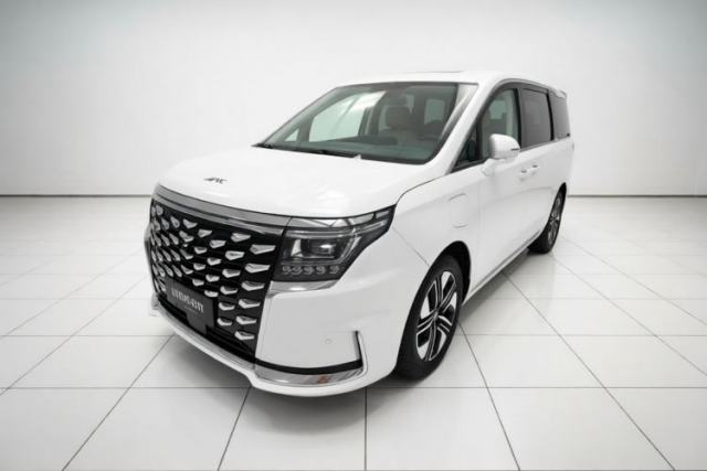 Used JAC Refine RF8 PHEV 2024 Hongmeng Edition 1.5T 150KM Flagship Model – Lithium Iron Phosphate