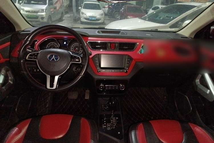 Used JAC Refine S2 2015 1.5L CVT Luxury Smart Version Center Console
