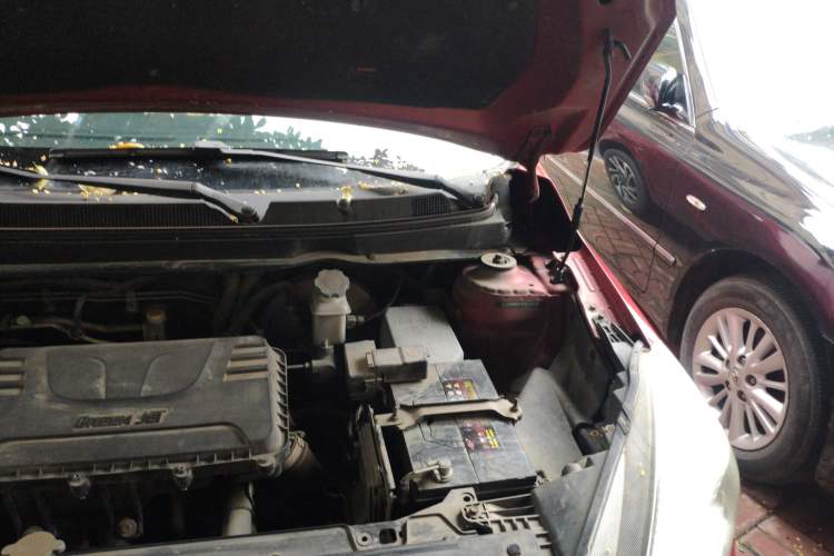 Used JAC Refine S2 2015 1.5L Manual Luxury Smart Model Engine Bay Left