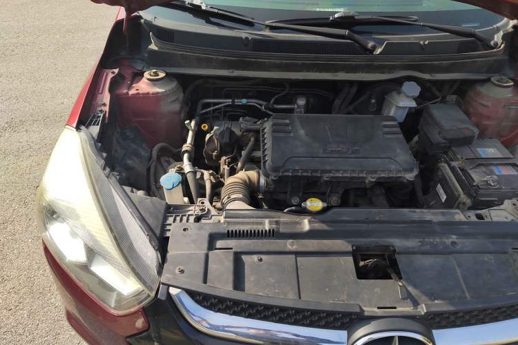 Used JAC Refine S2 2015 1.5L Manual Luxury Smart Model Engine Bay Right