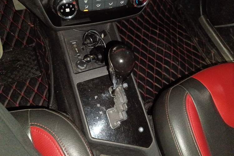 Used JAC Refine S2 2015 1.5L CVT Luxury Smart Version Gear Lever