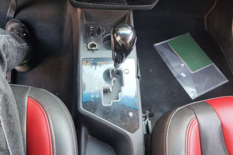 Used JAC Refine S2 2015 1.5L CVT Luxury Smart Version Gear Lever