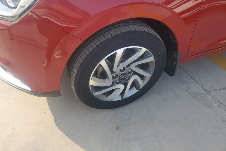 Used JAC Refine S2 2015 1.5L Manual Luxury Model Left Front Wheel Hub