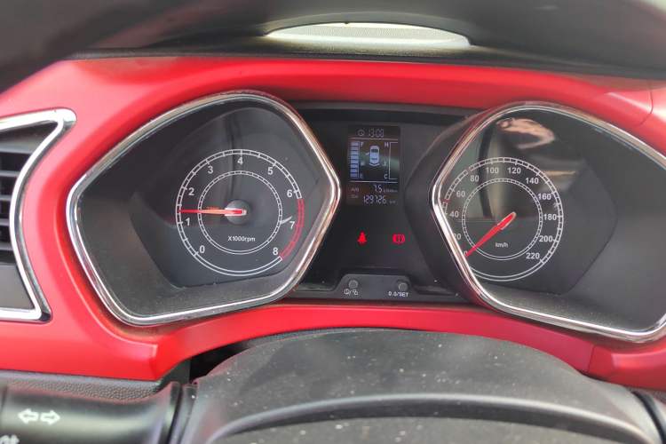 Used JAC Refine S2 2015 1.5L Manual Luxury Smart Model Odometer Close Up