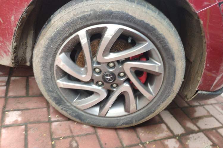 Used JAC Refine S2 2015 1.5L Manual Luxury Smart Model Right Front Wheel Hub